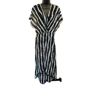 AMERICA & BEYOND Black and White Maxi Beach Coverup - size Large